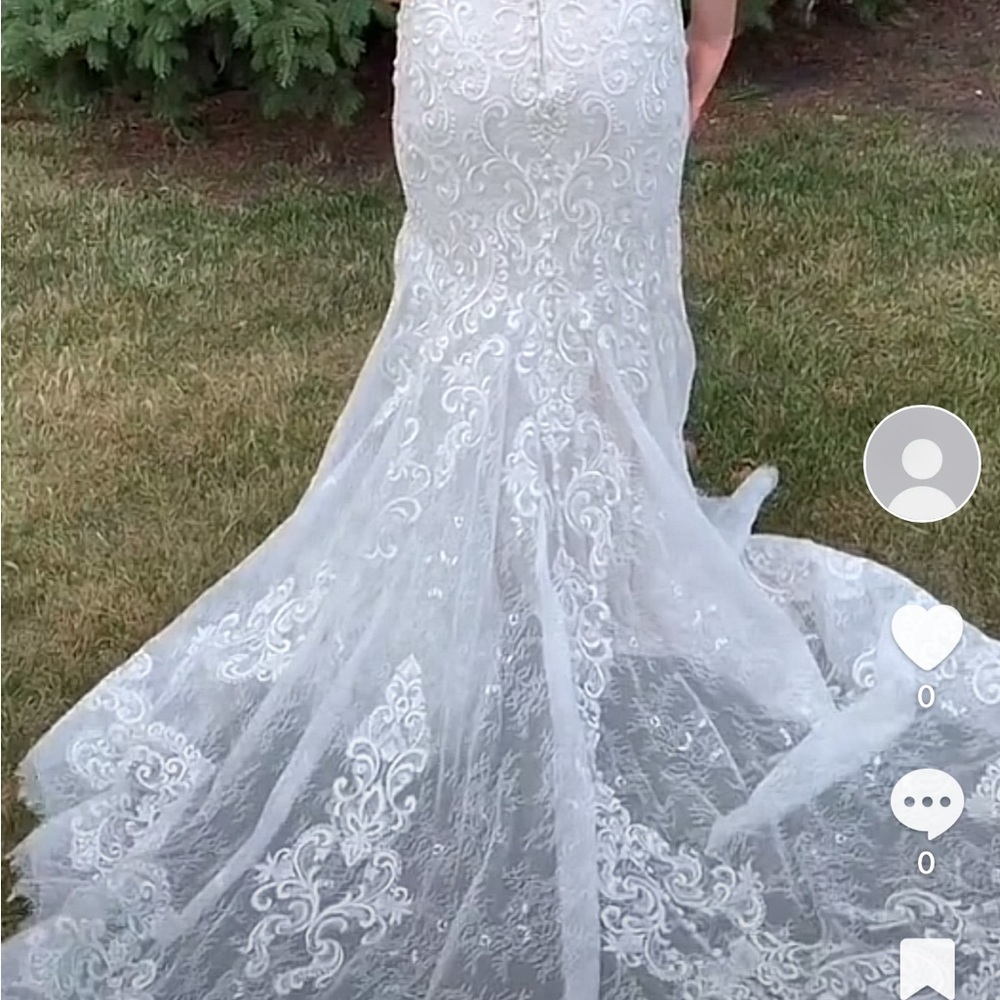 perfect sleeveless fit, lare gown,stylish classic taste.beautifully embroidered - Picture 9 of 11